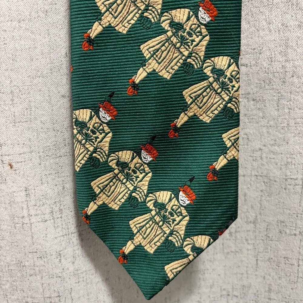 Green Novelty Men's Tie with Beige Vintage Golfer Character Motif